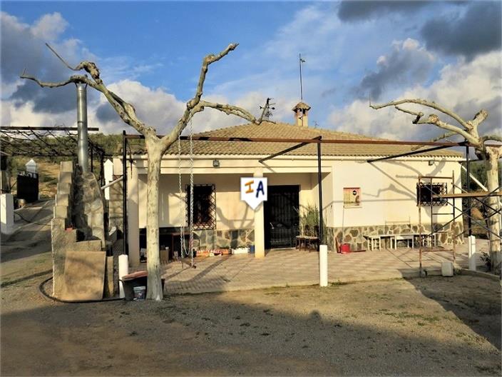 House in Alcaudete de la Jaya - view 1