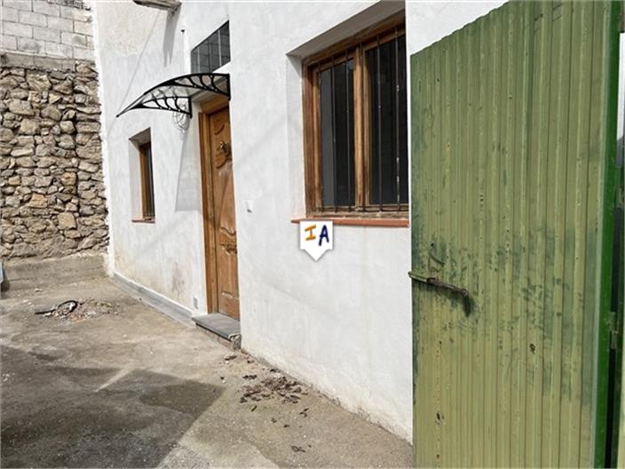 House in Granada - view 1