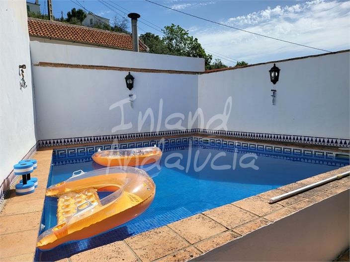 Farm, Ranch or Equestrian in Malaga - view 1