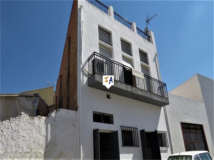 House in Bobadilla - view 1