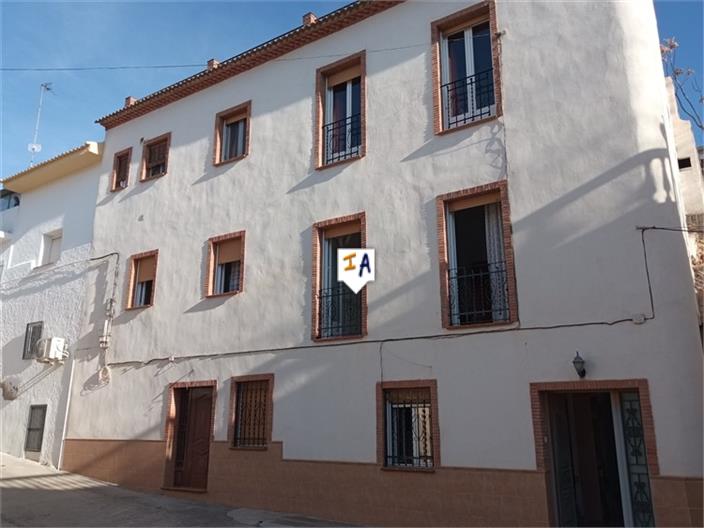 House in Granada - view 1