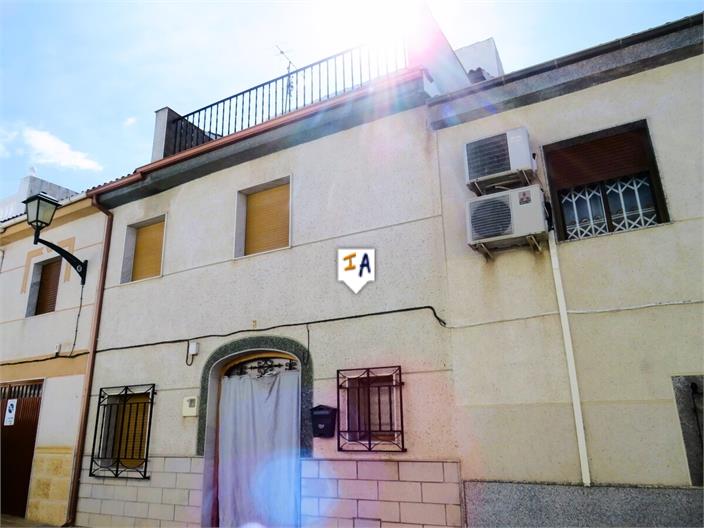 House in Alcaudete de la Jaya - view 1
