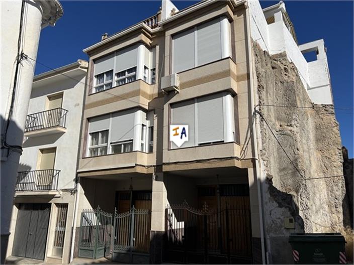 House in Castillo de Locubin - view 1