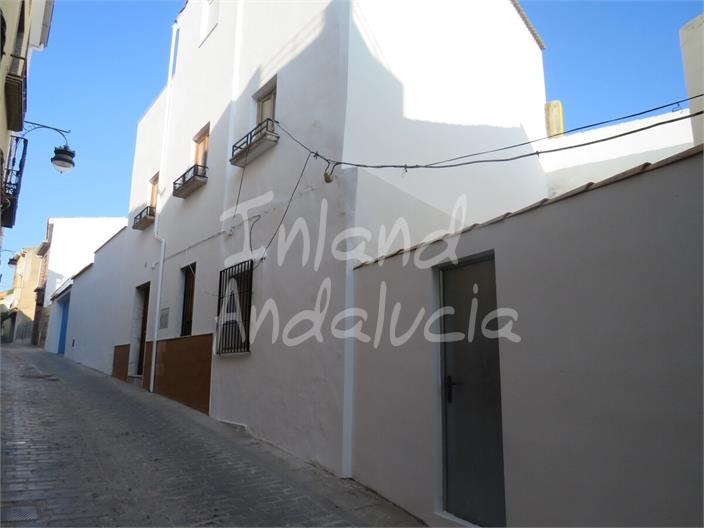 House in Alcaudete de la Jaya - view 1