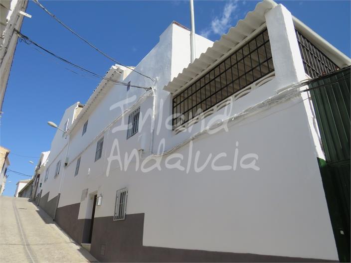 House in Alcaudete de la Jaya - view 1