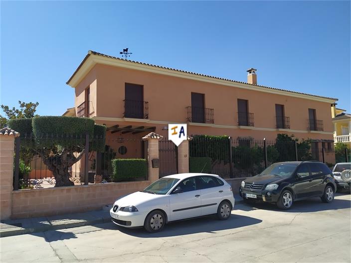 Villa in La Carlota - view 1
