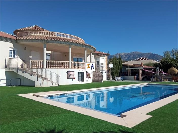 Villa in Torre del Mar - view 1