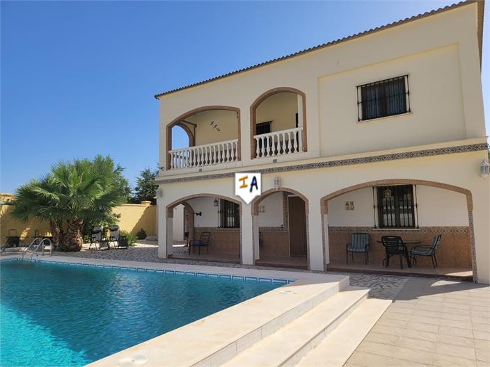 Villa in Casas de Estepa - view 1