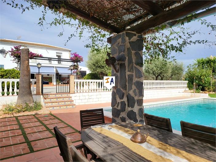 Villa in Puente-Genil - view 1