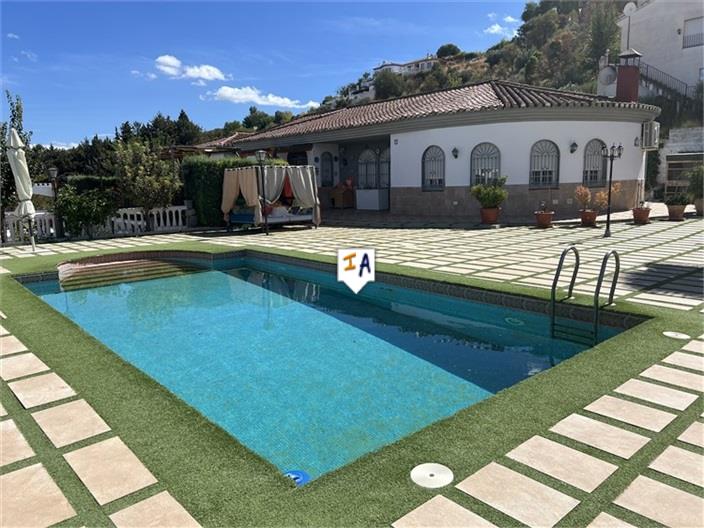 Villa in Granada - view 1