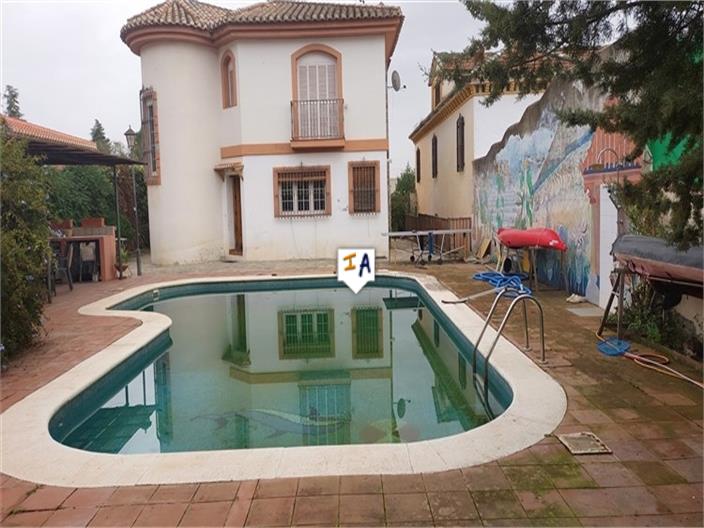 Villa in Granada - view 1