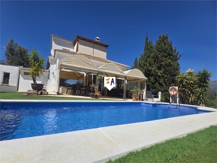 Villa in La Vinuela - view 1