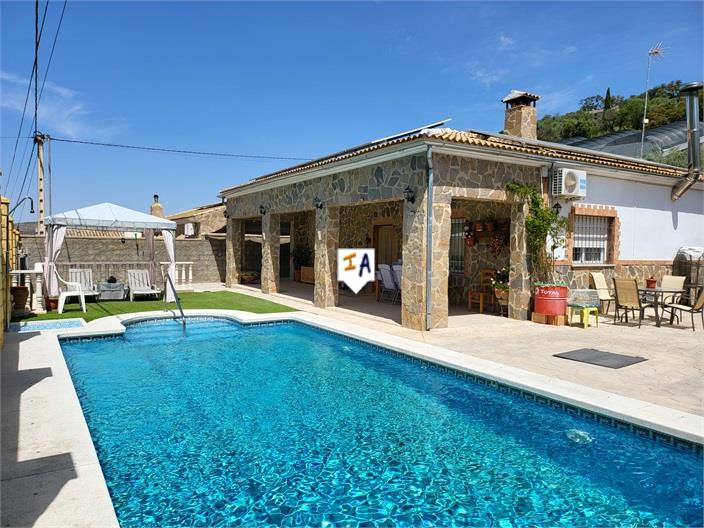 Villa in Iznajar - view 1