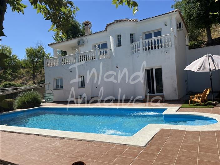 Villa in Granada - view 1