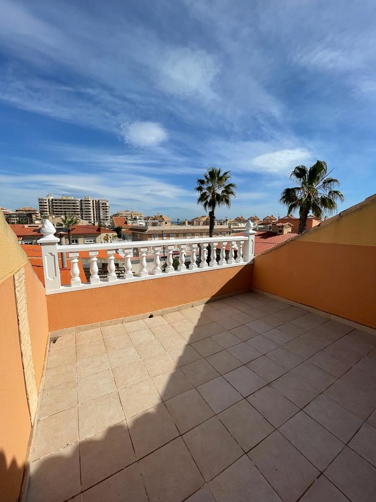 House in Alicante - view 1
