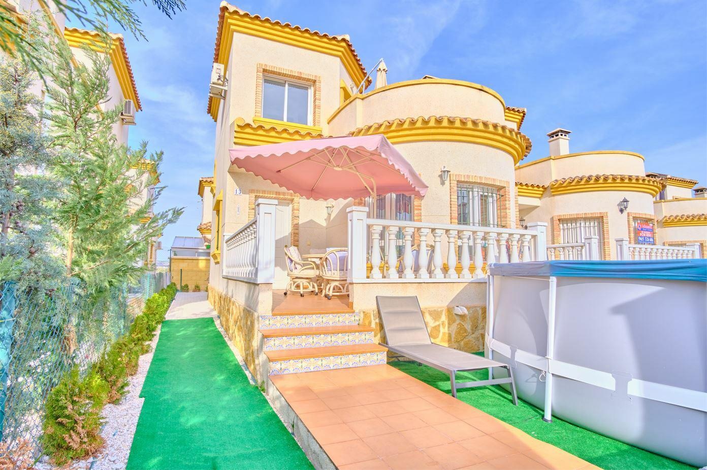 House in Los Montesinos - view 1