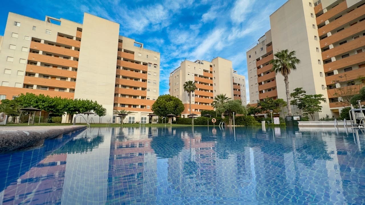 House in Guardamar del Segura - view 1