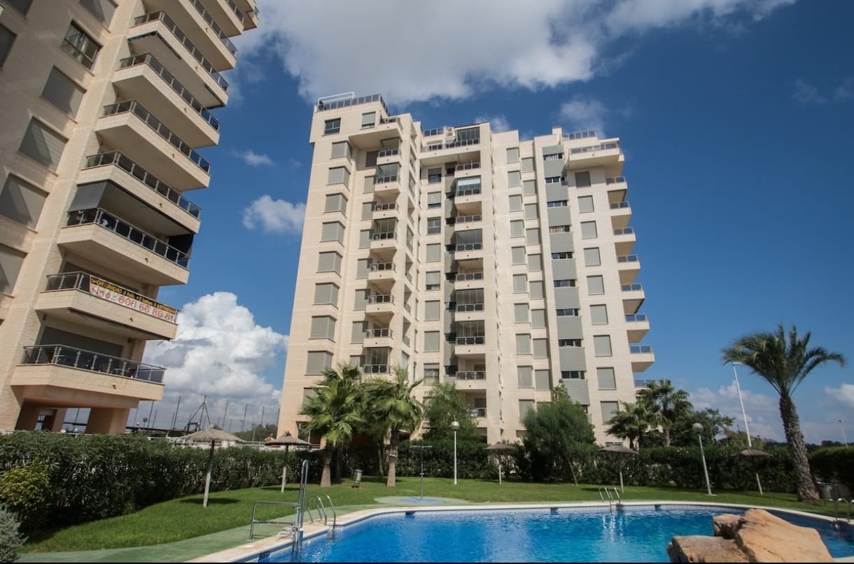 Apartment in Guardamar del Segura - view 1
