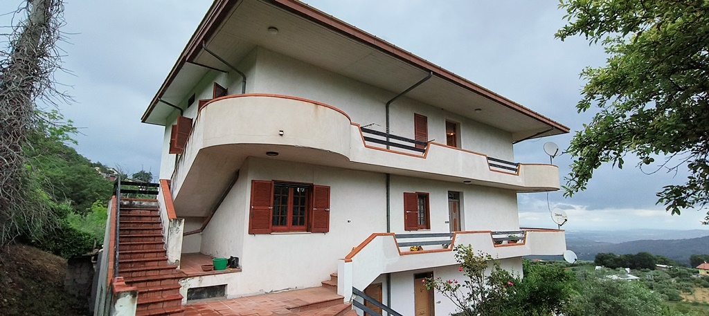 Apartment in Archi - view 1