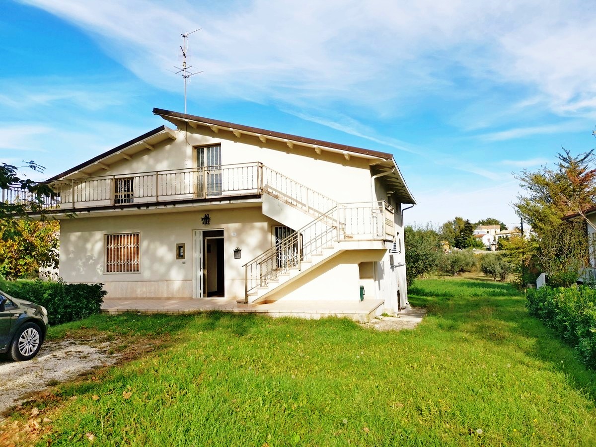 House in Civitella Casanova - view 1
