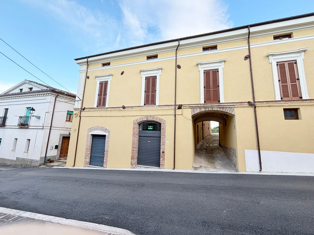 House in Civitella Casanova - view 1