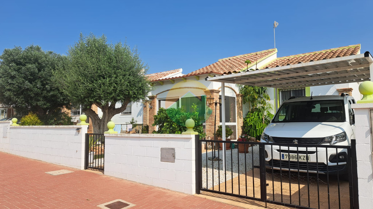House in Fuentealamo - view 1