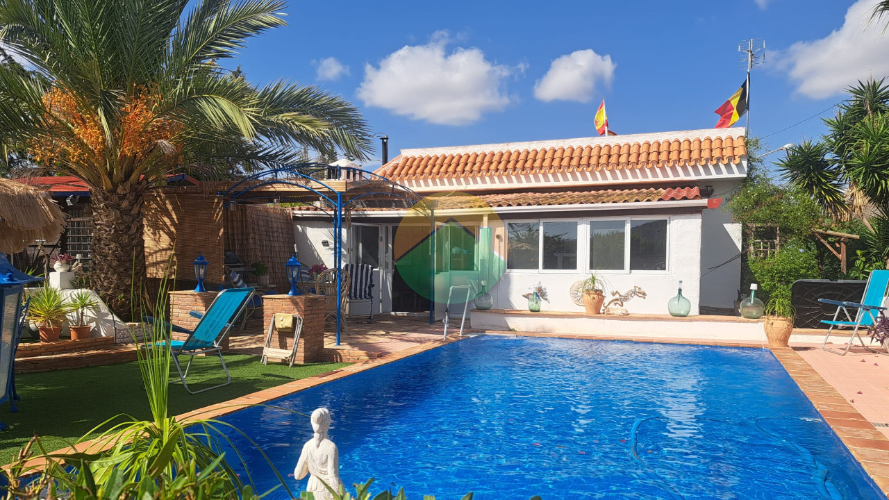 House in Los Perez - view 1