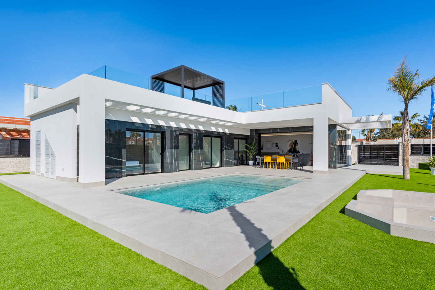 House in Algorfa - view 1