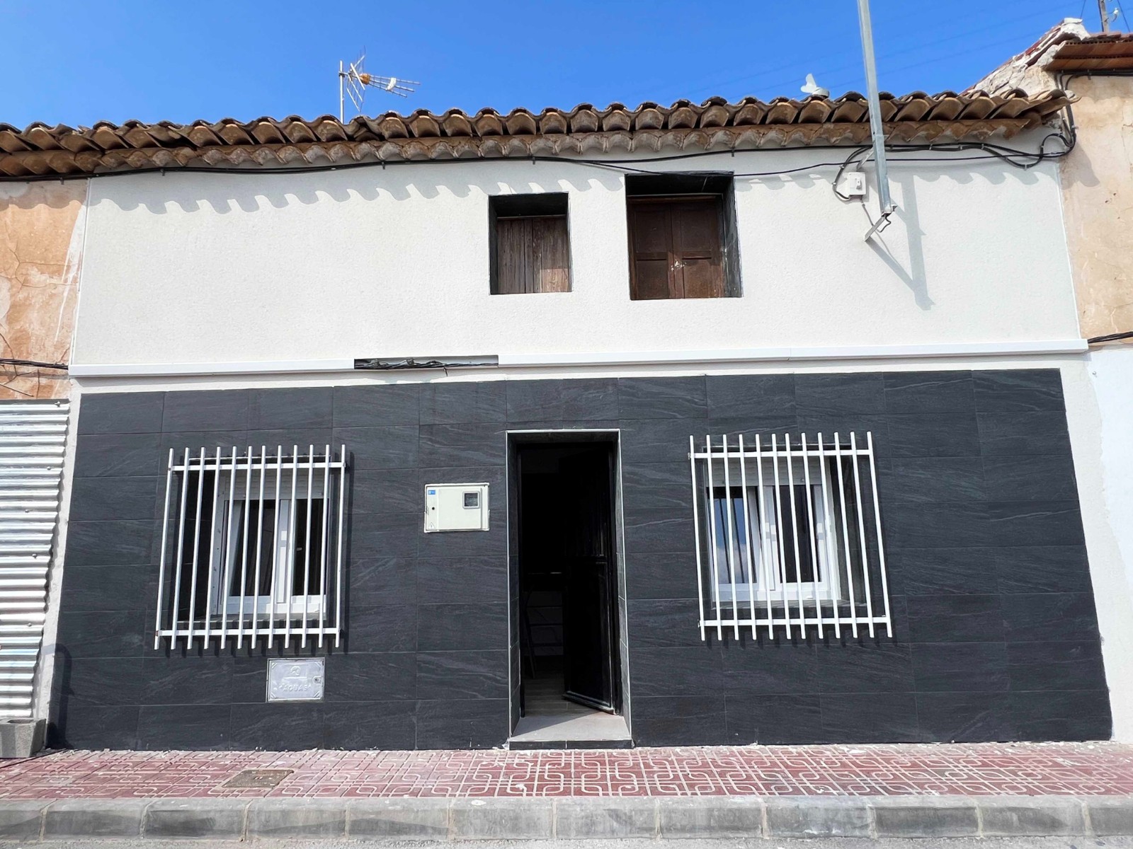 House in Hondon de los Frailes - view 1