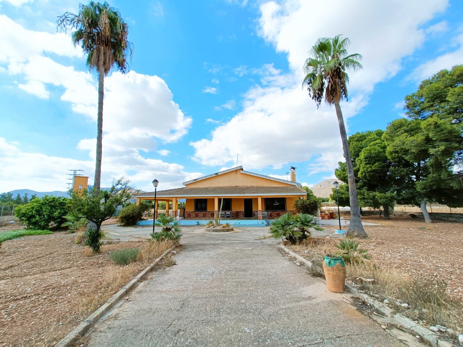 House in Tolomo - view 1