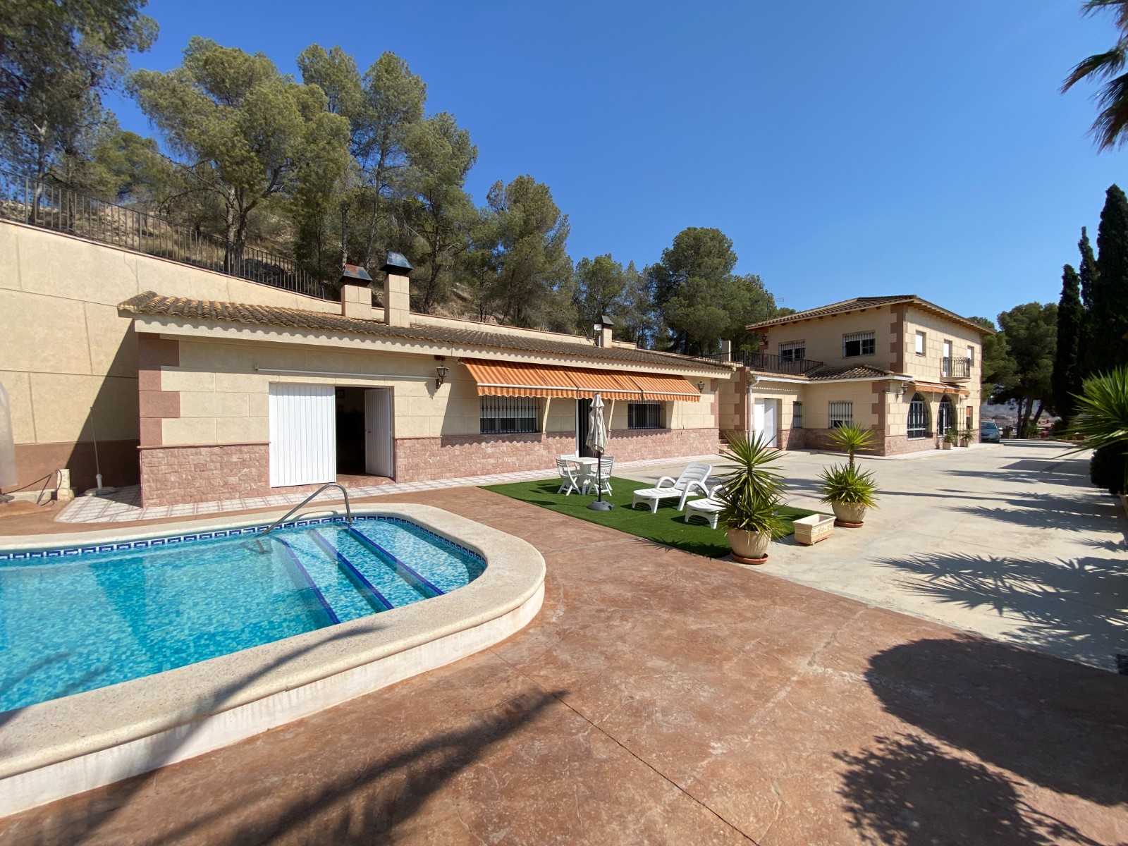 Villa in Monovar - view 1