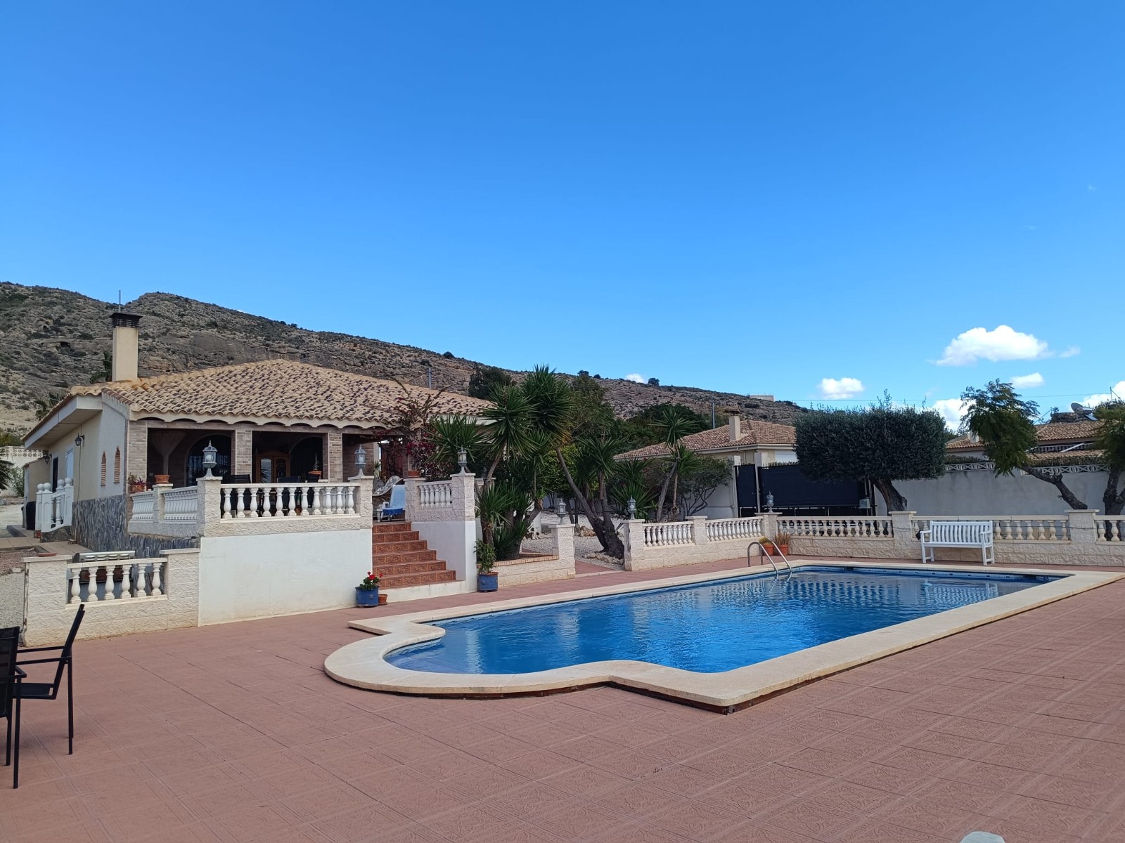 Villa in Santa Cruz - view 1