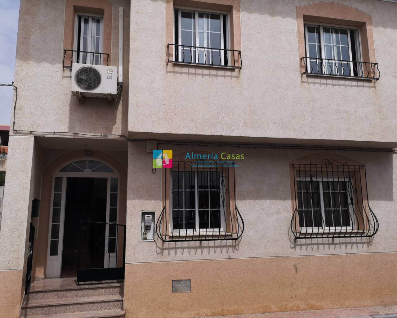 House in Chirivel - view 1