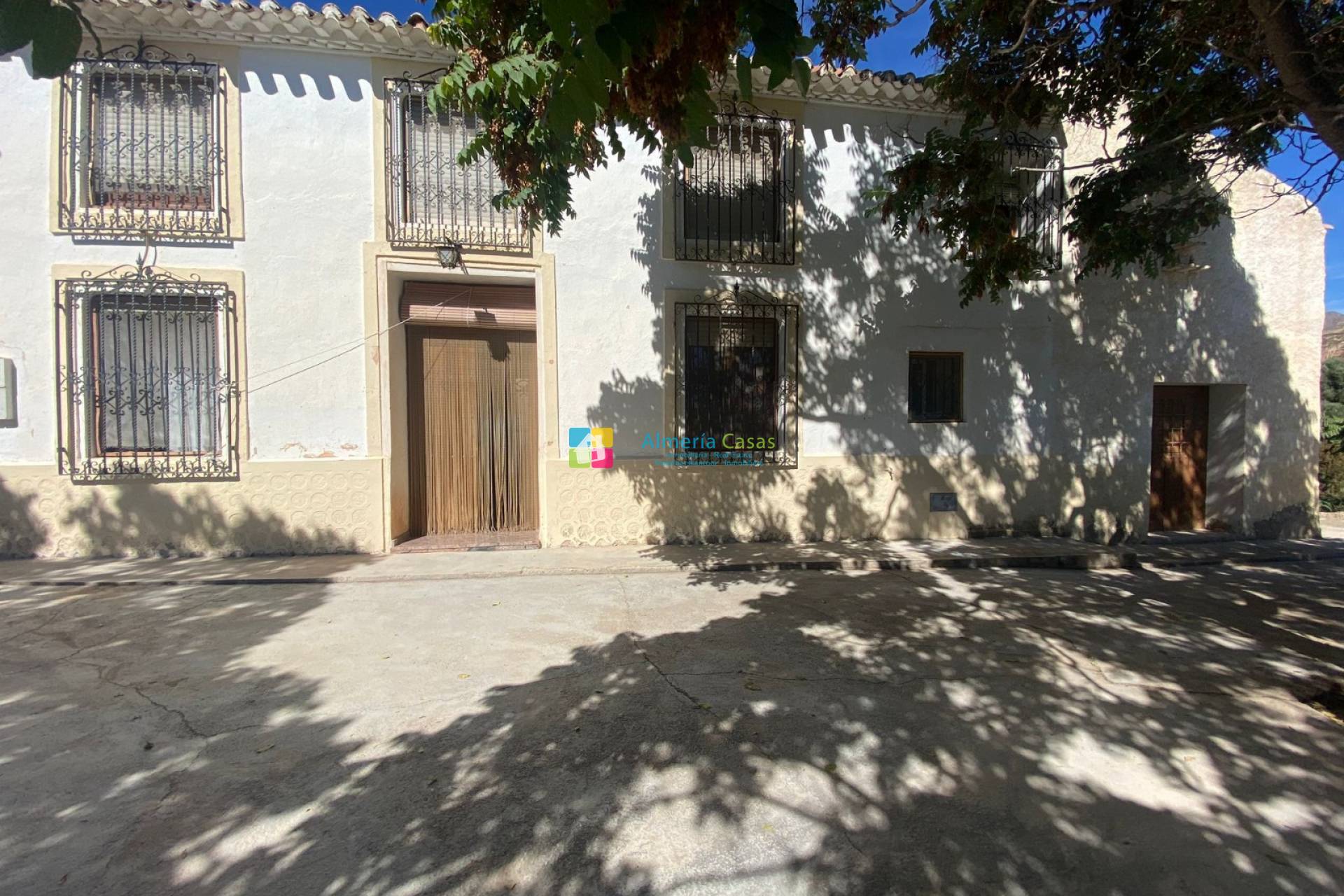 House in El Soriano - view 1