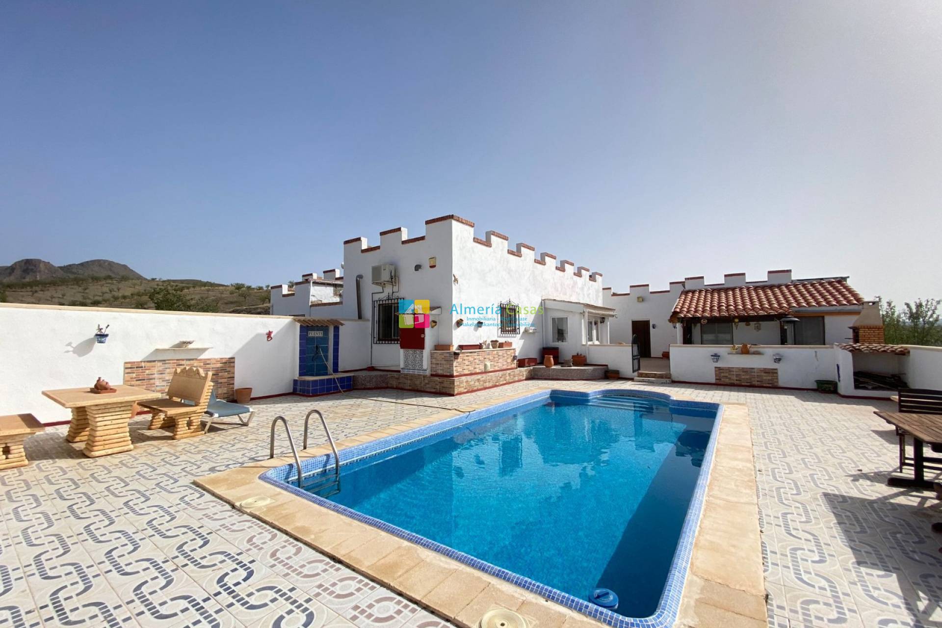 Villa in El Soriano - view 1