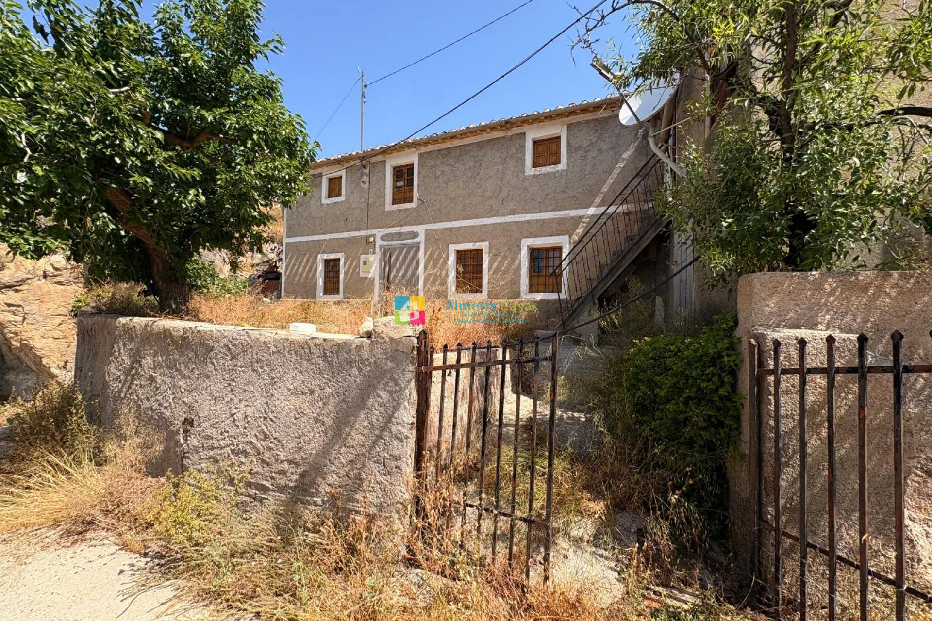 House in El Soriano - view 1