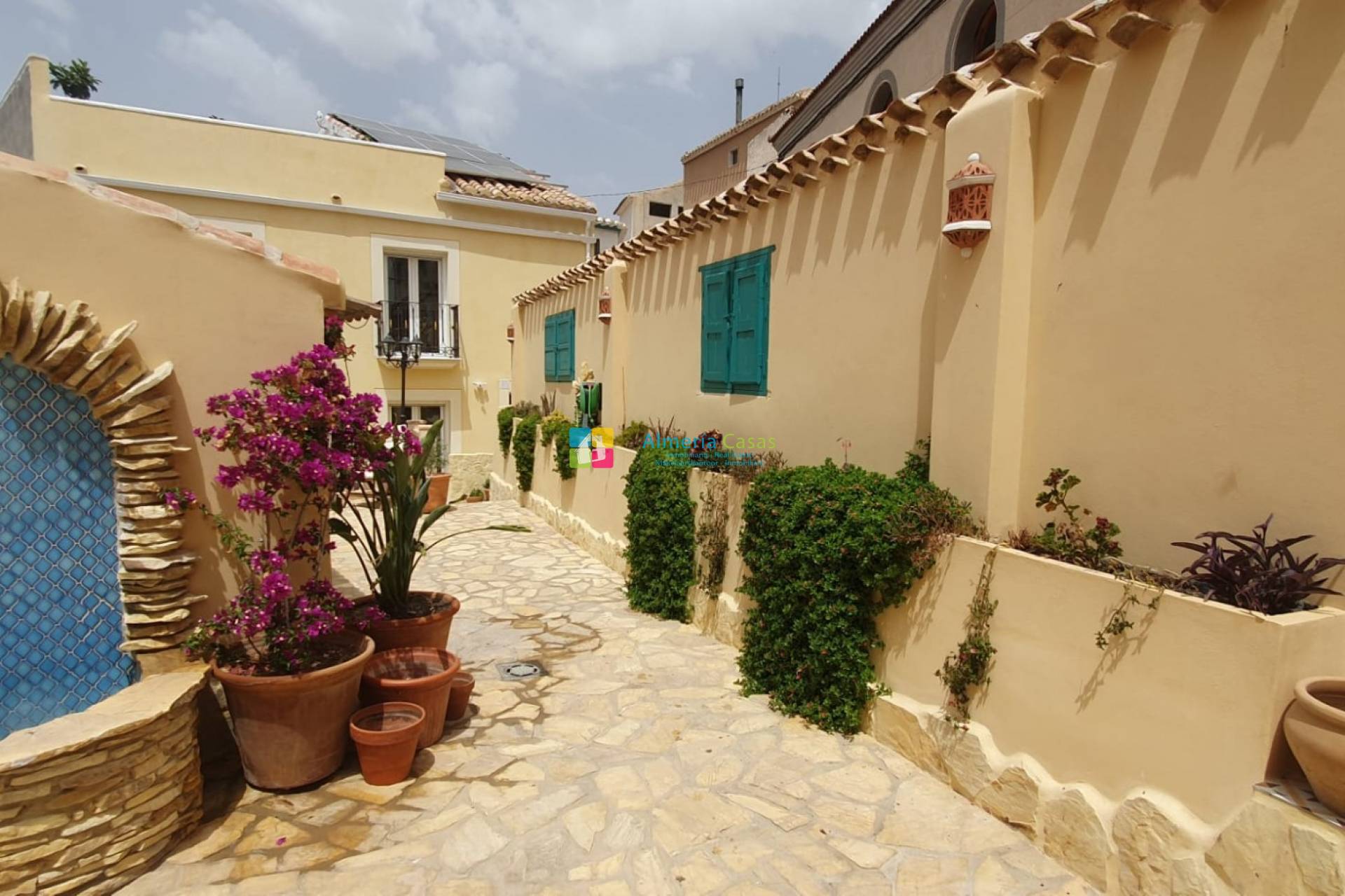 House in El Soriano - view 1
