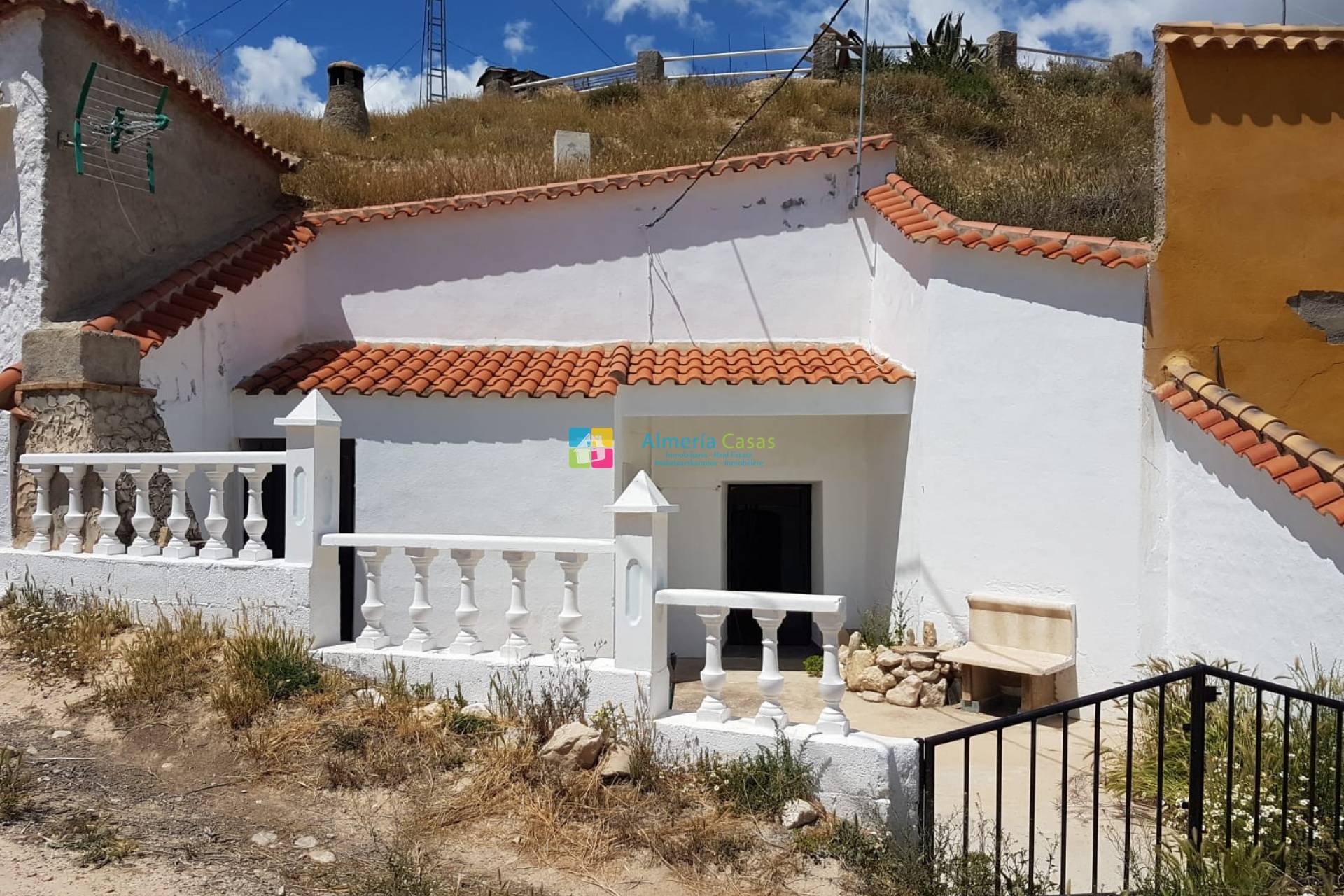 House in Granada - view 1