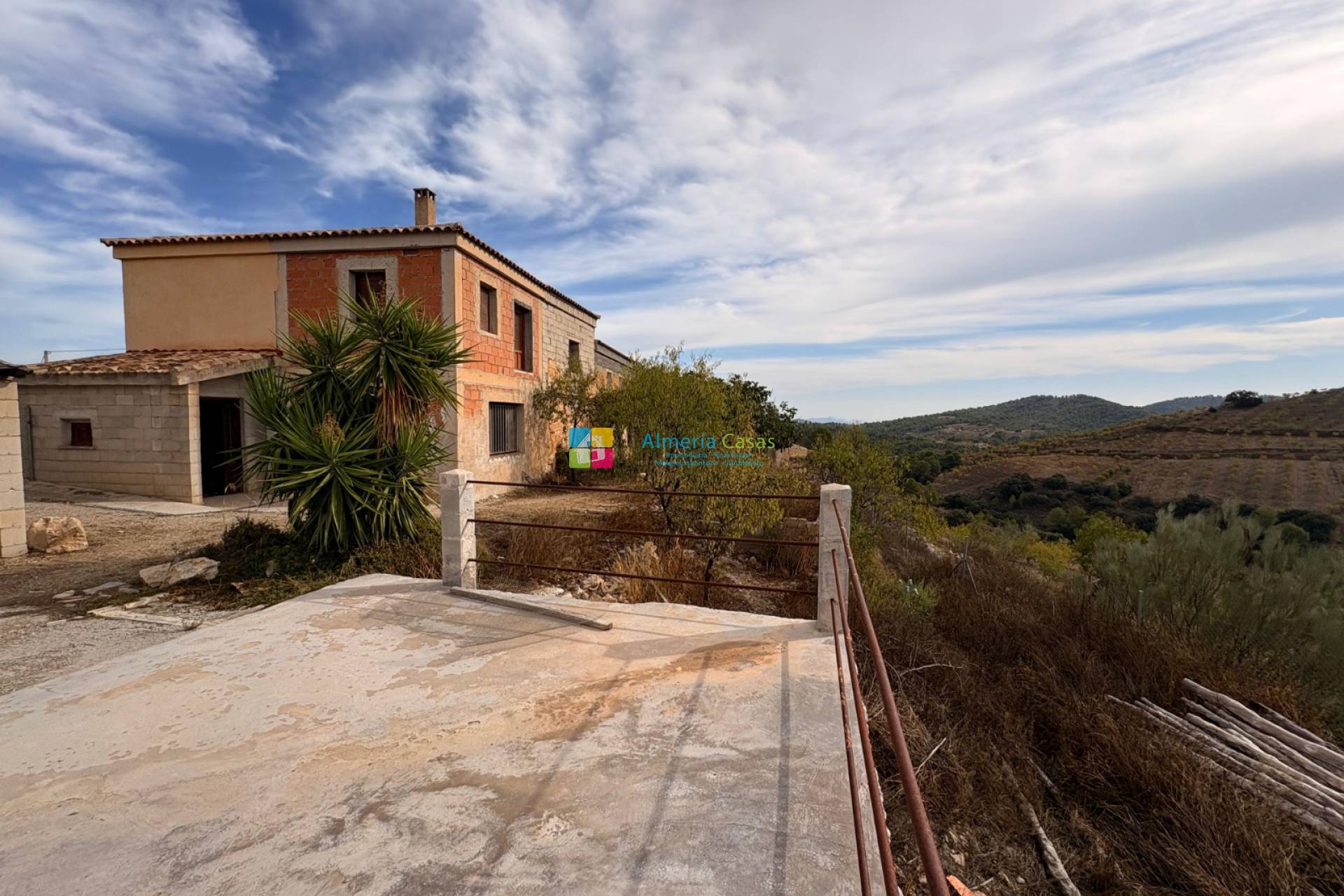 House in El Campillo - view 1