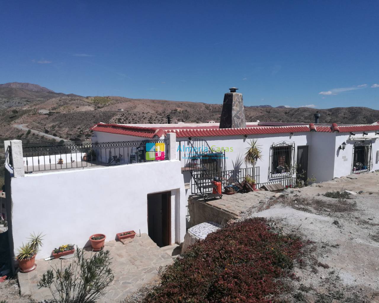House in El Soriano - view 1