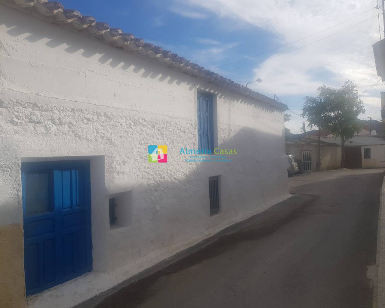 House in El Soriano - view 1