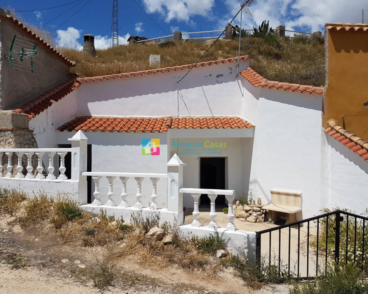 House in Granada - view 1
