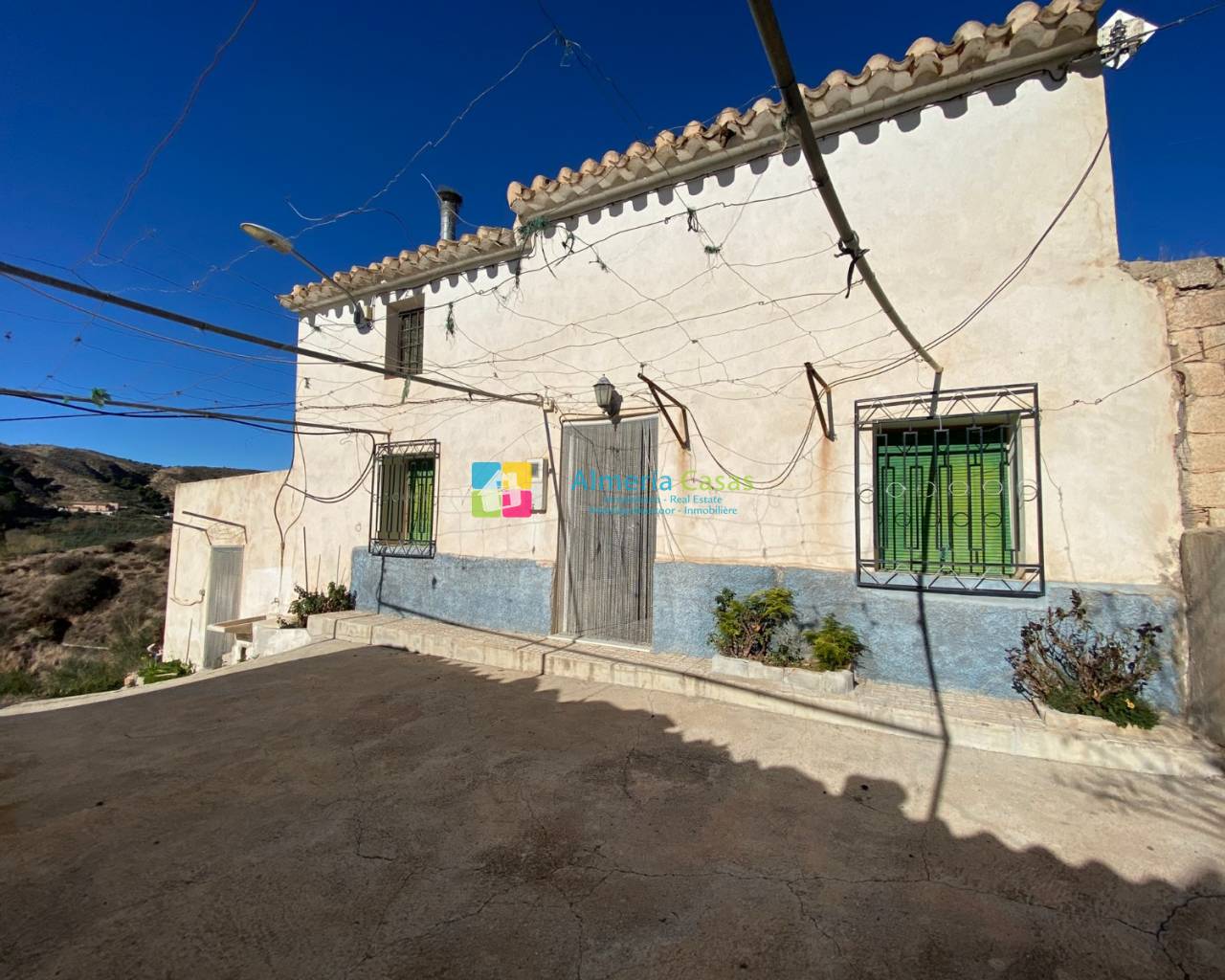 House in El Soriano - view 1