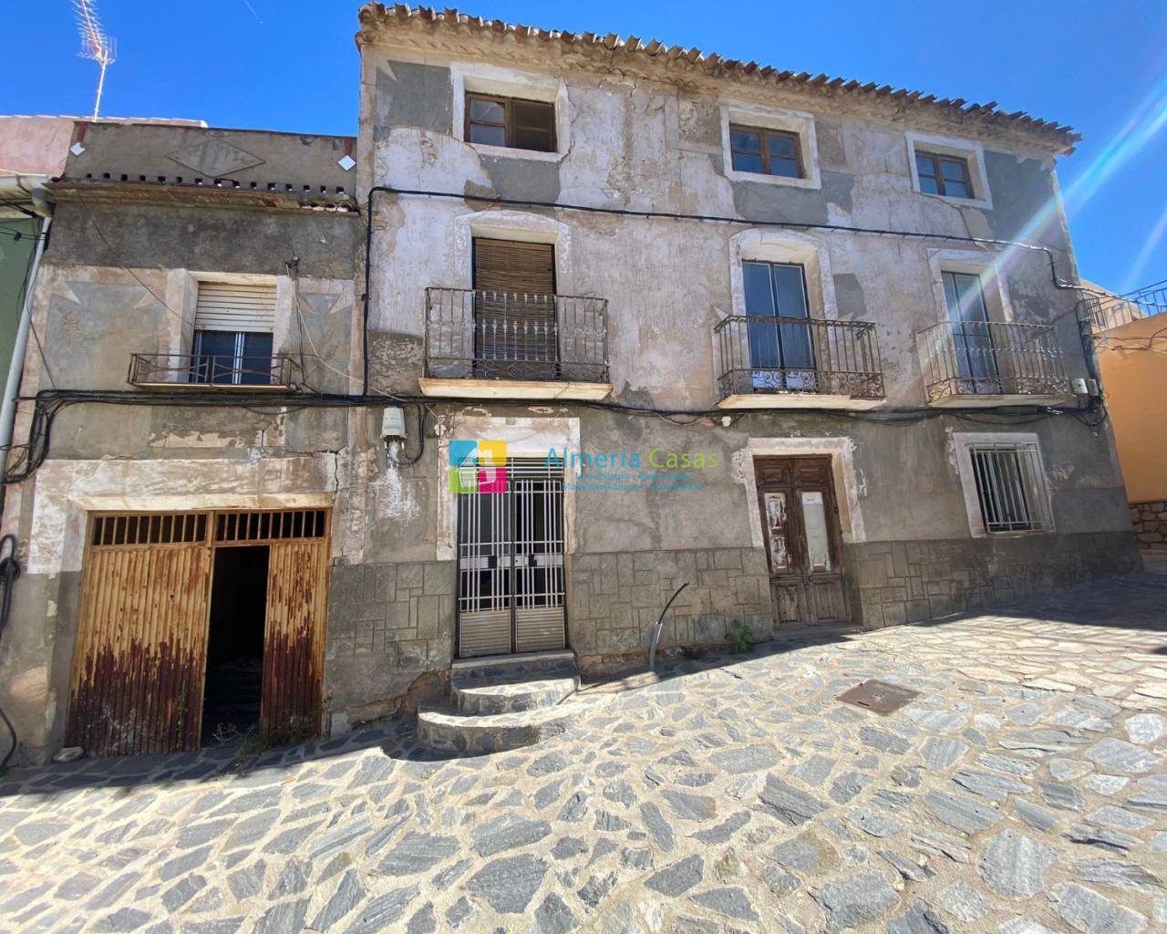 House in El Soriano - view 1