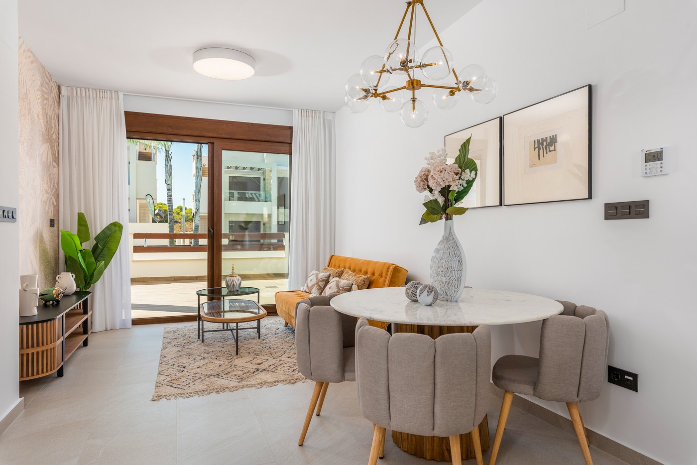 House in Alicante - view 1