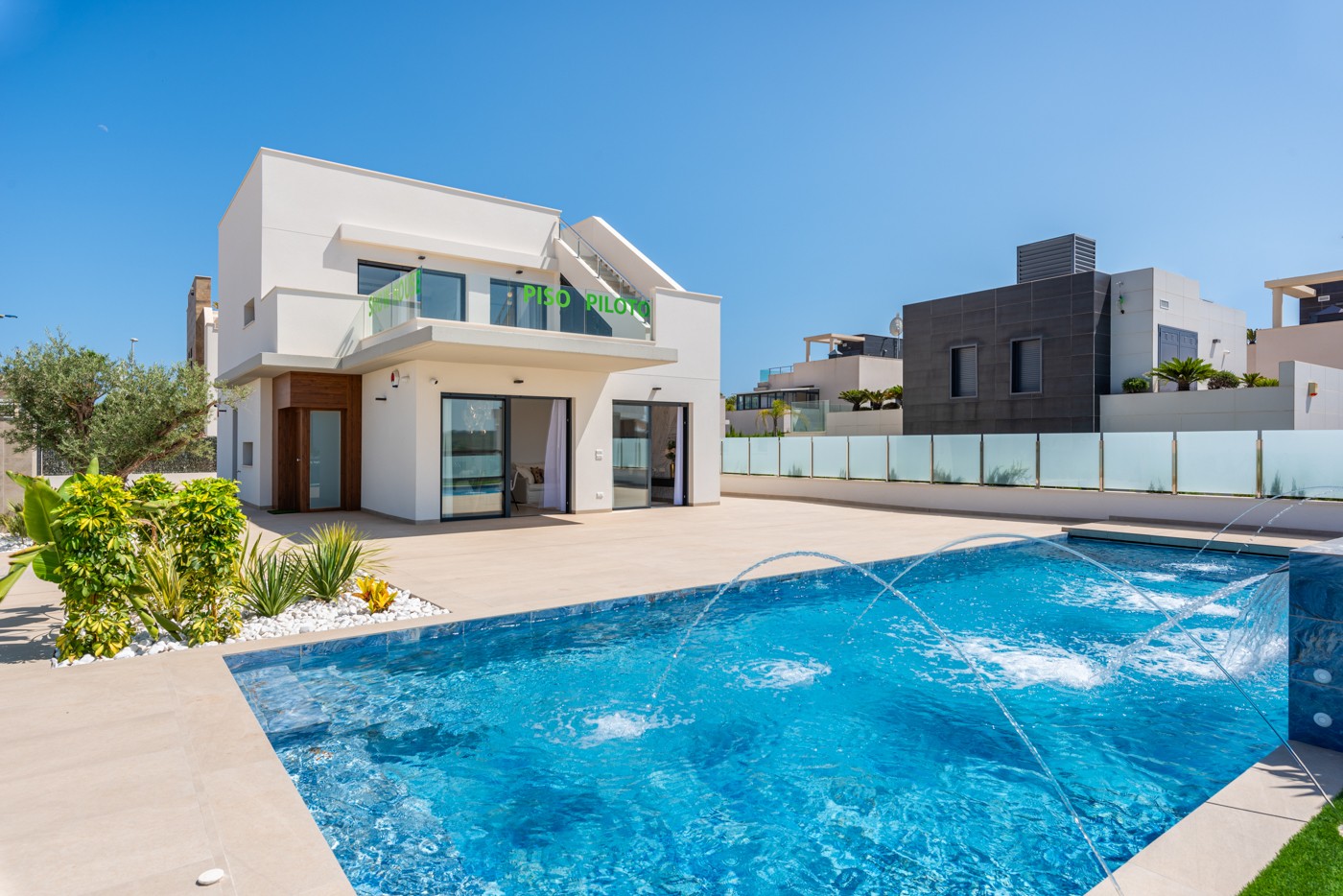 House in Urbanizacion los Balcones - view 1