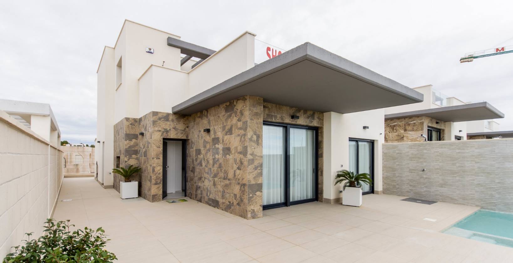 House in San Miguel de Salinas - view 1