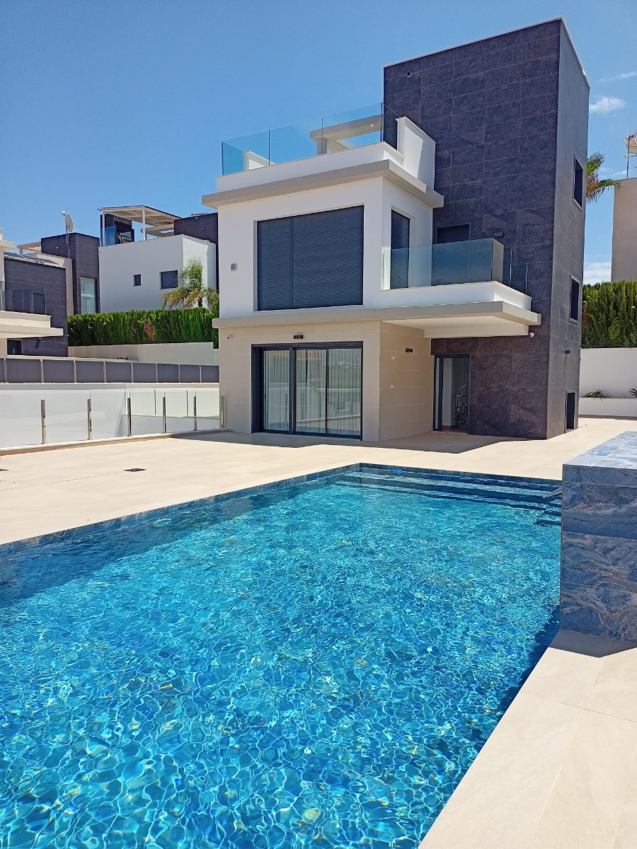 House in Urbanizacion los Balcones - view 1