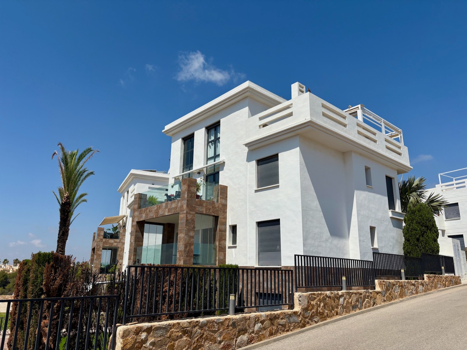 House in Alicante - view 1