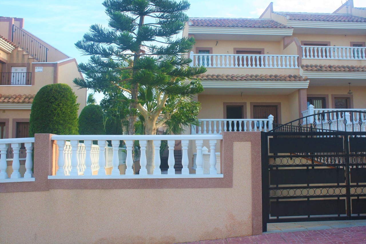 House in Alicante - view 1
